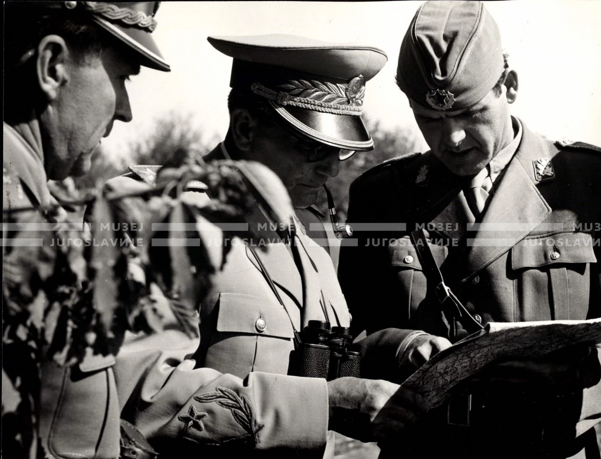 1953_023_126