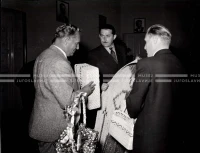 1953_024_021