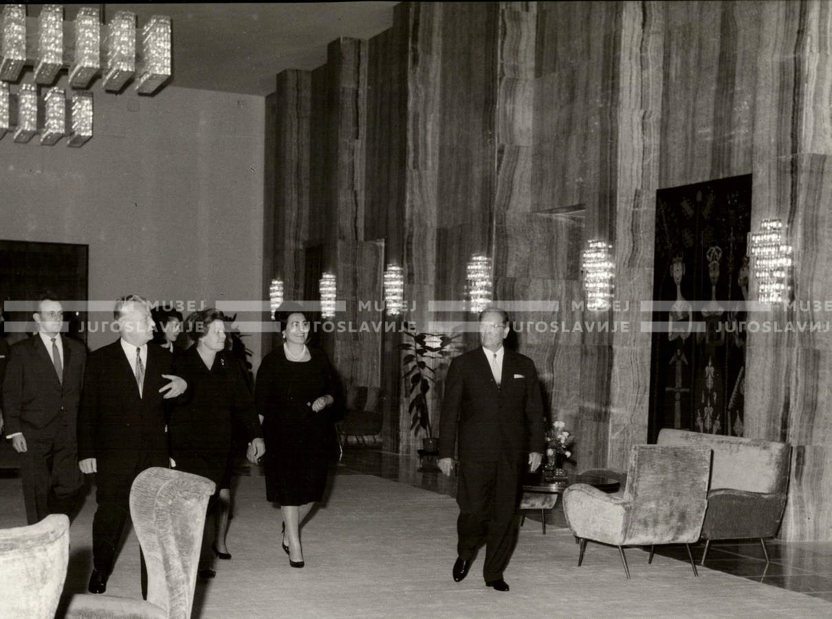 1964_252_112