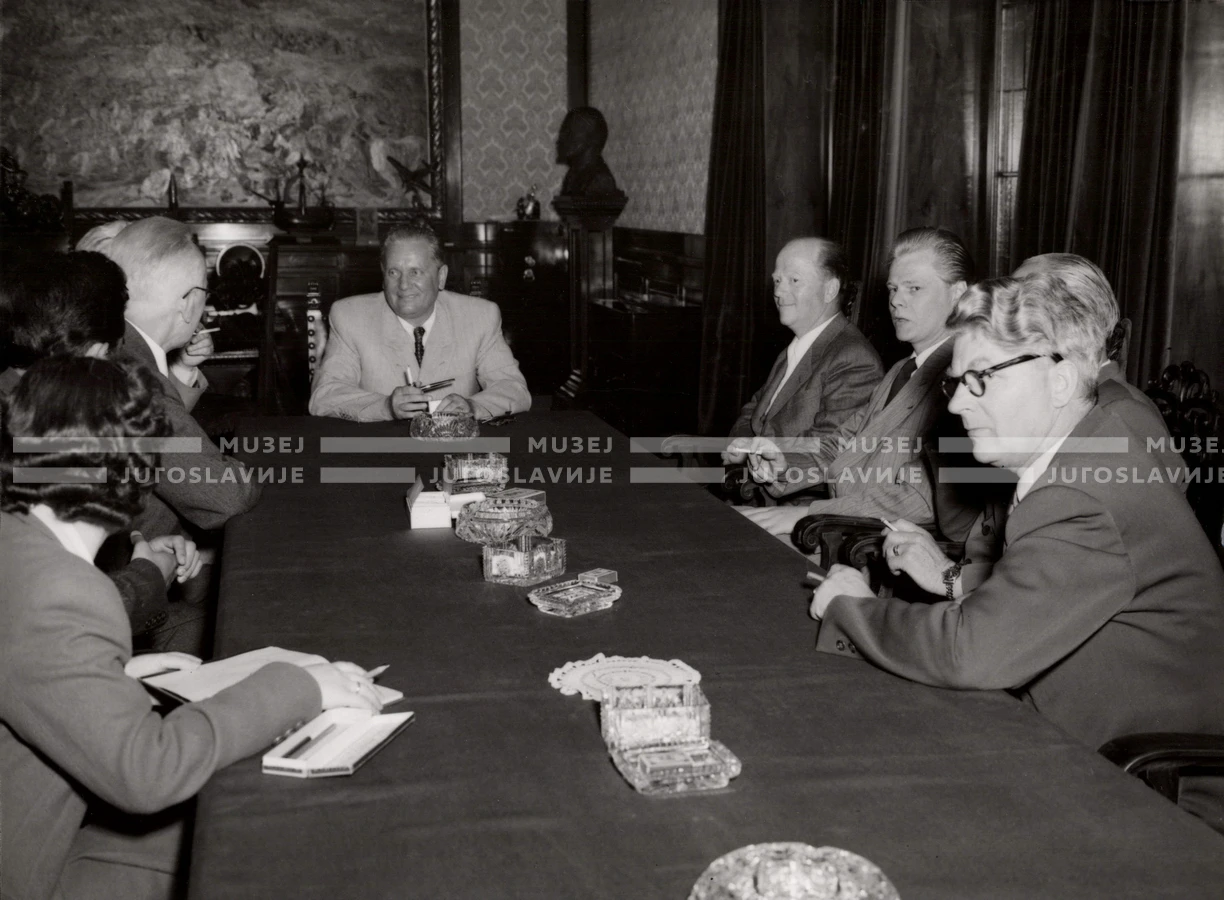 1952_015_006