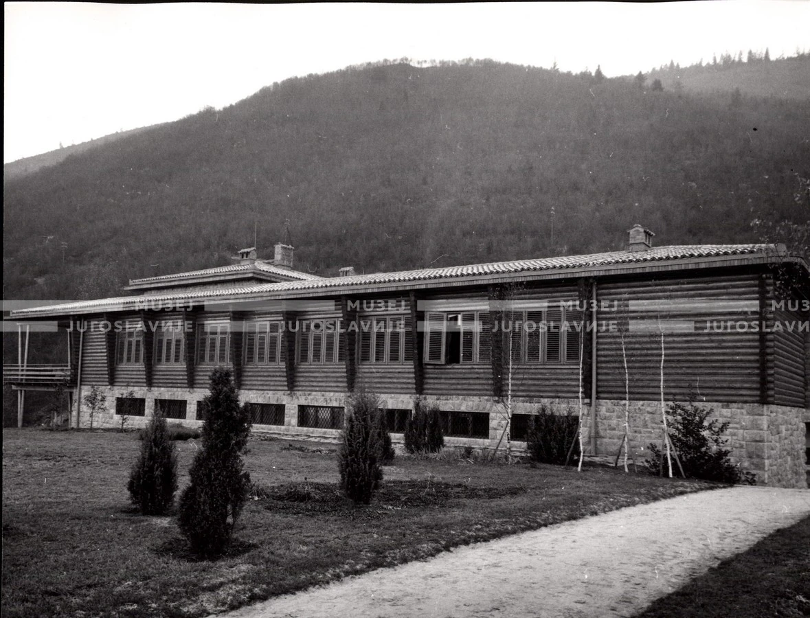 1953_025_043