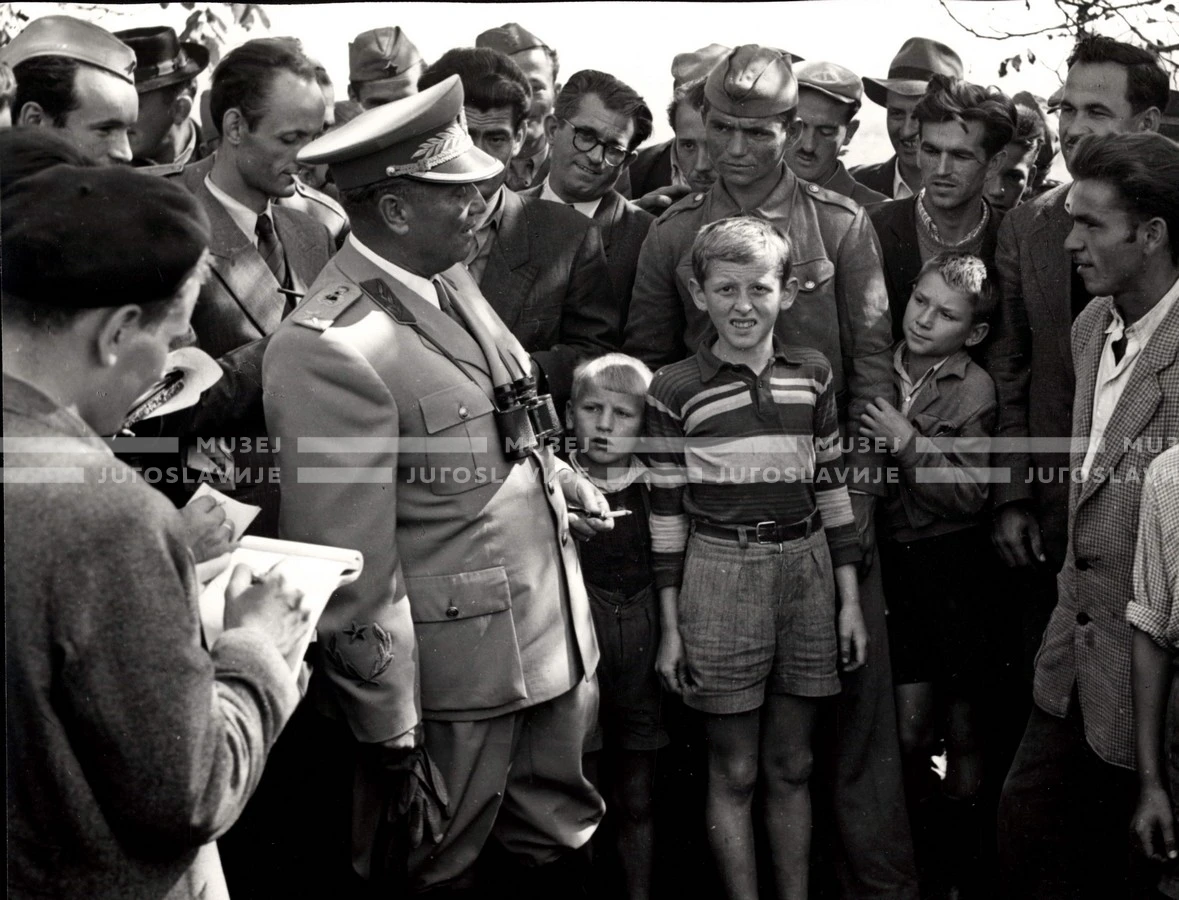 1953_023_124