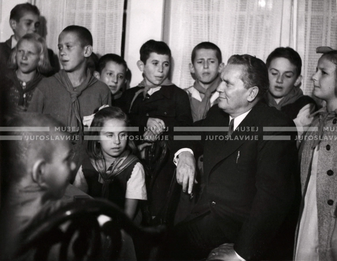 1949_004_081