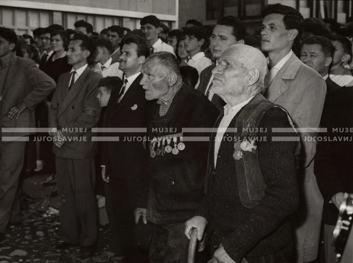 1961_169_065