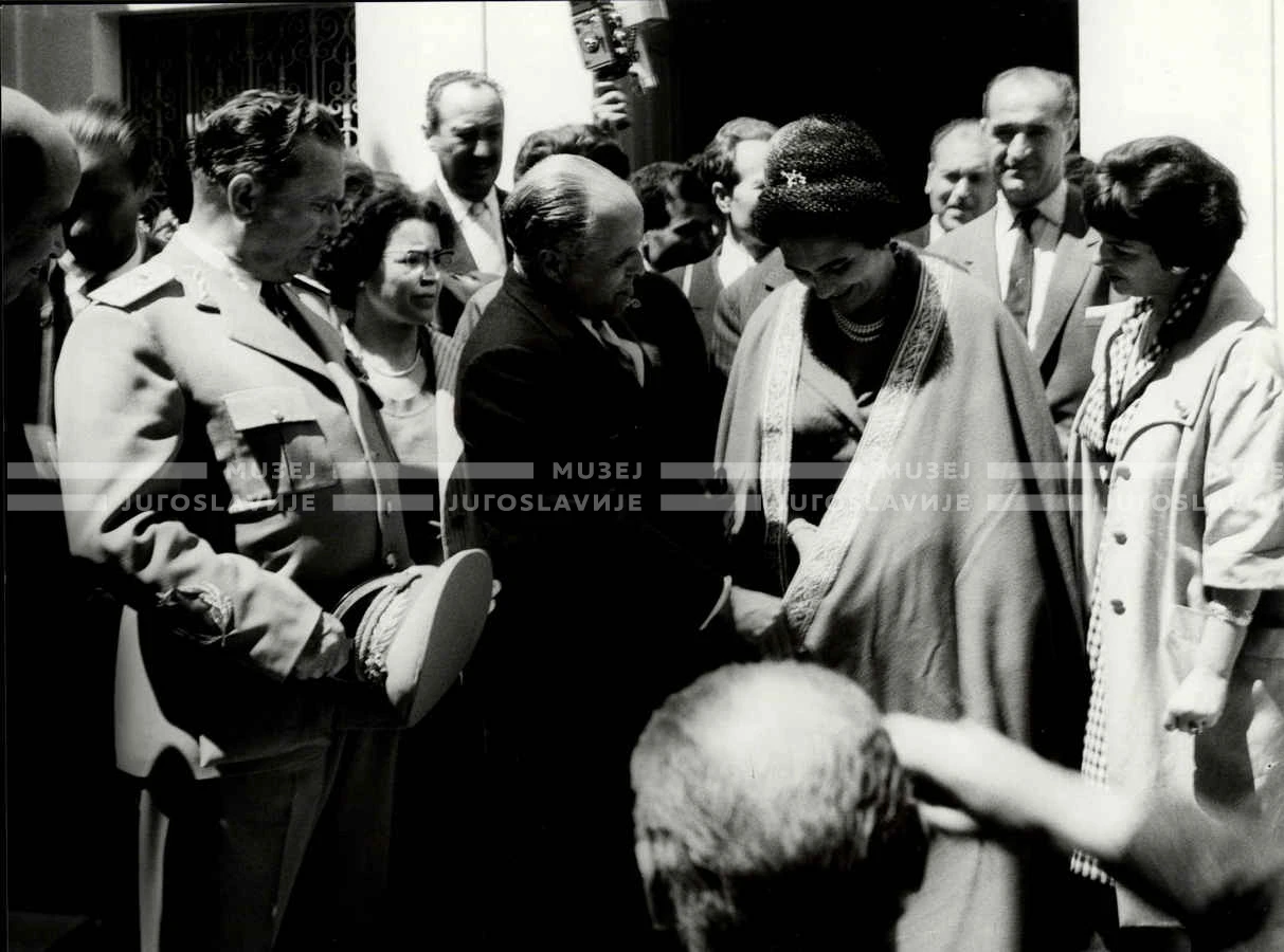 1961_163_177