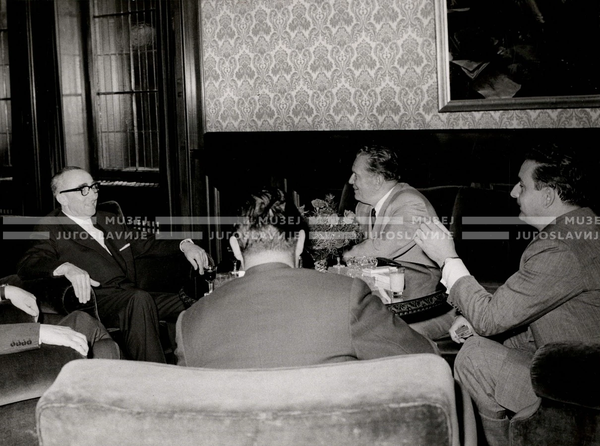 1961_170_153a