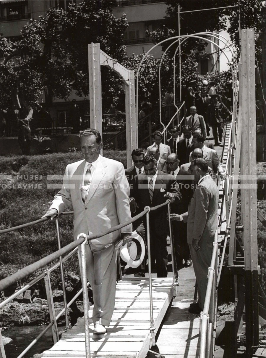 1961_164_136
