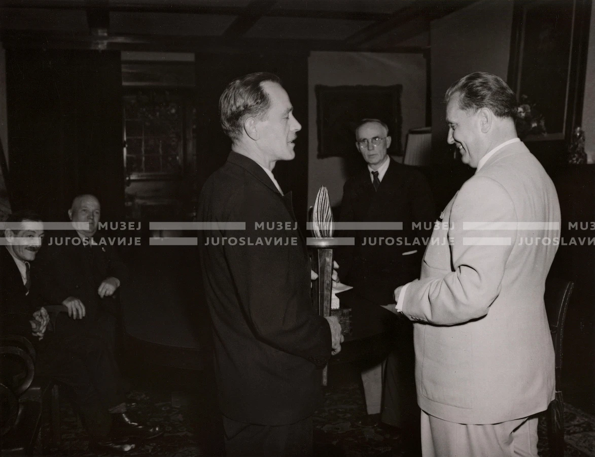 1948_001_026