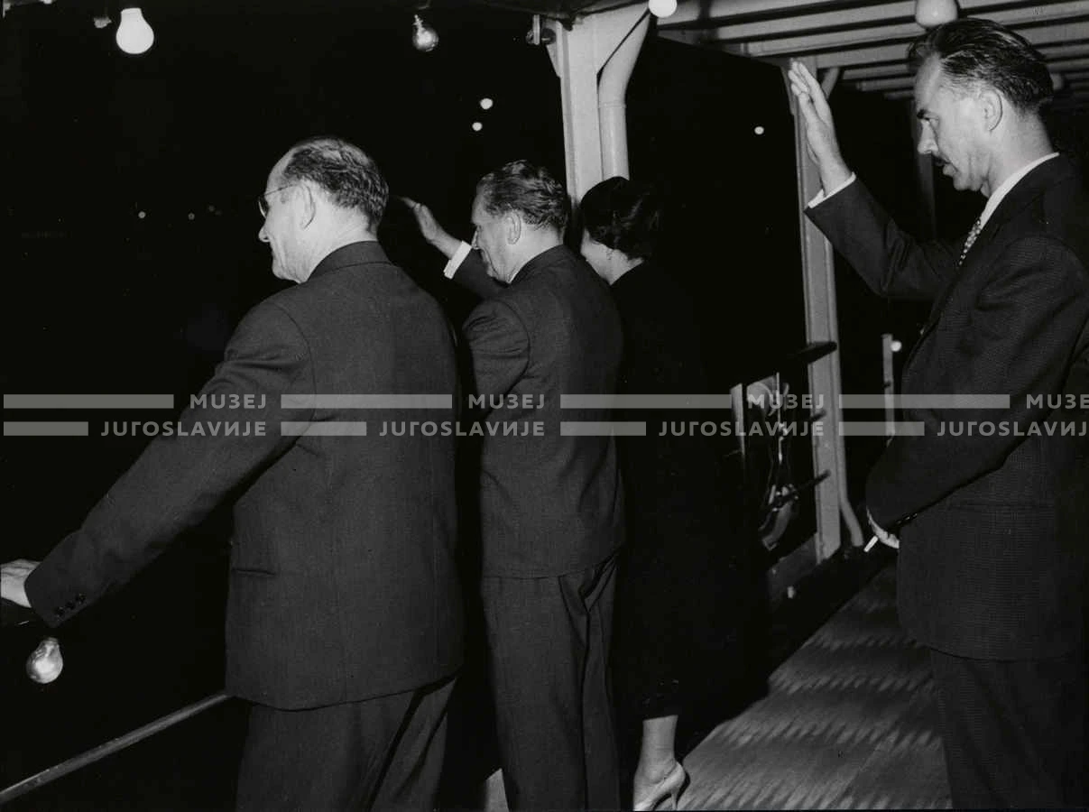 1961_165_152