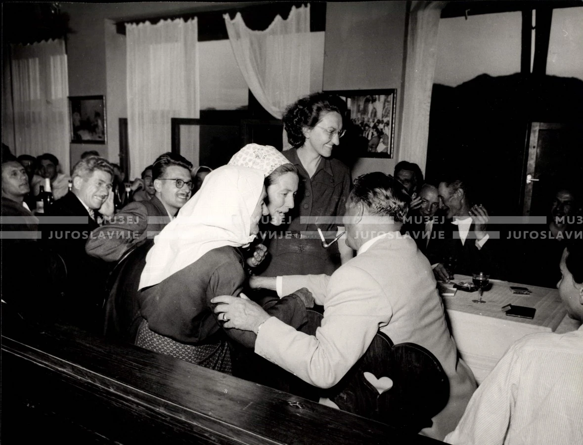 1953_023_142