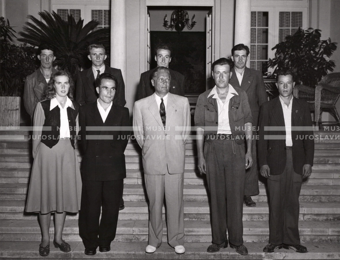 1949_004_040