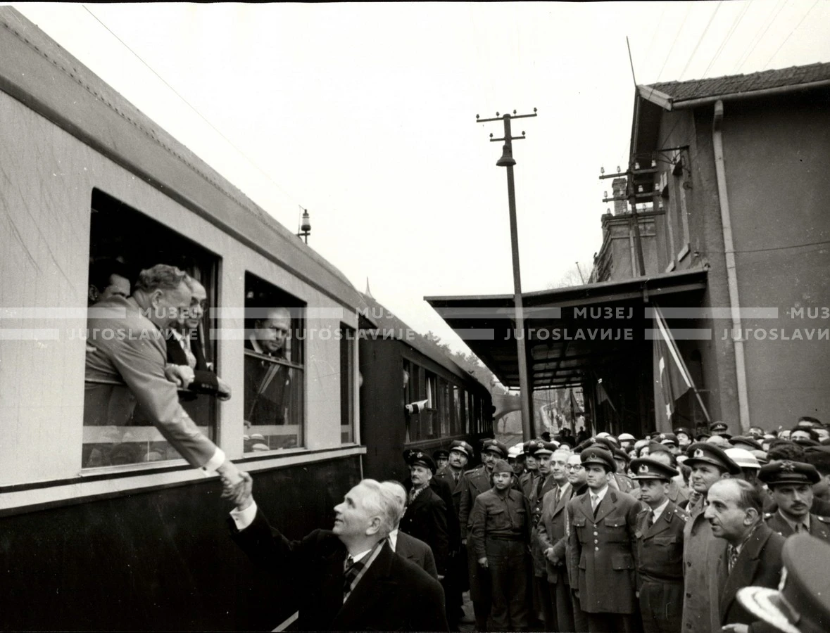 1954_027_092