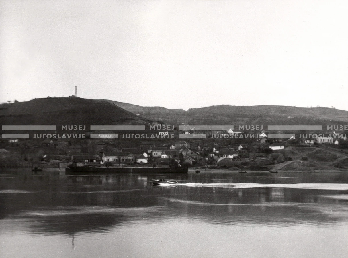1952_013_073