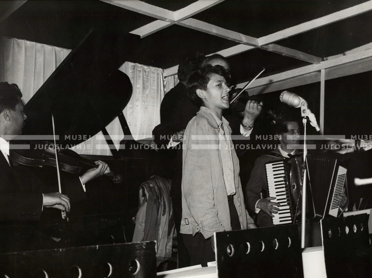 1961_169_211