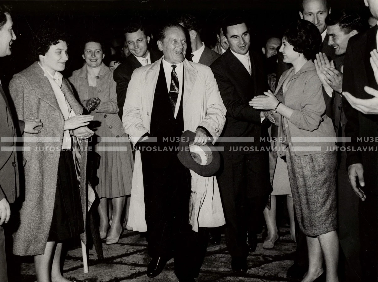 1961_169_215