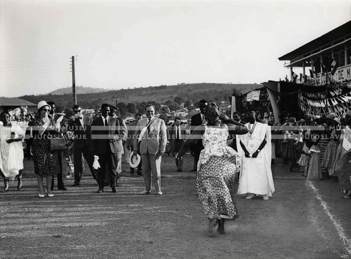 1961_157_185