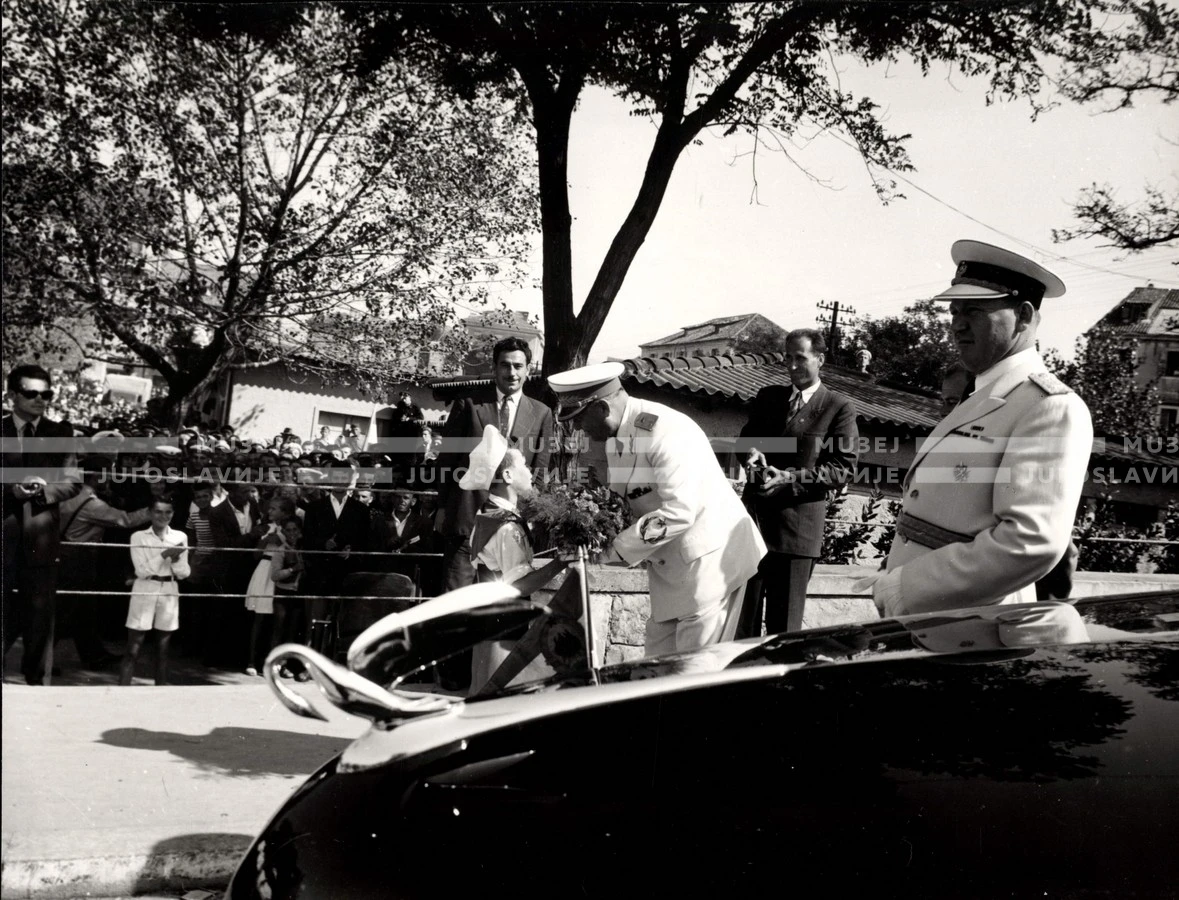 1953_023_074
