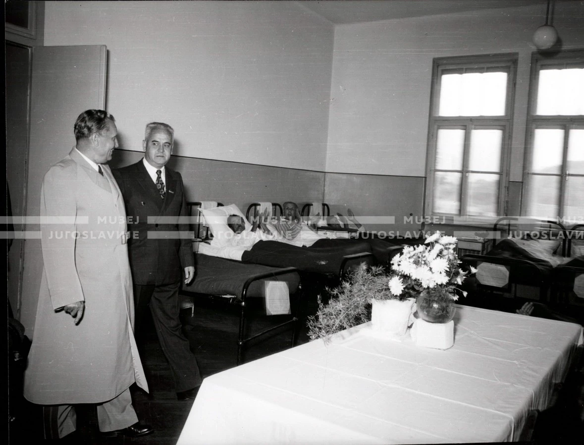 1953_024_045