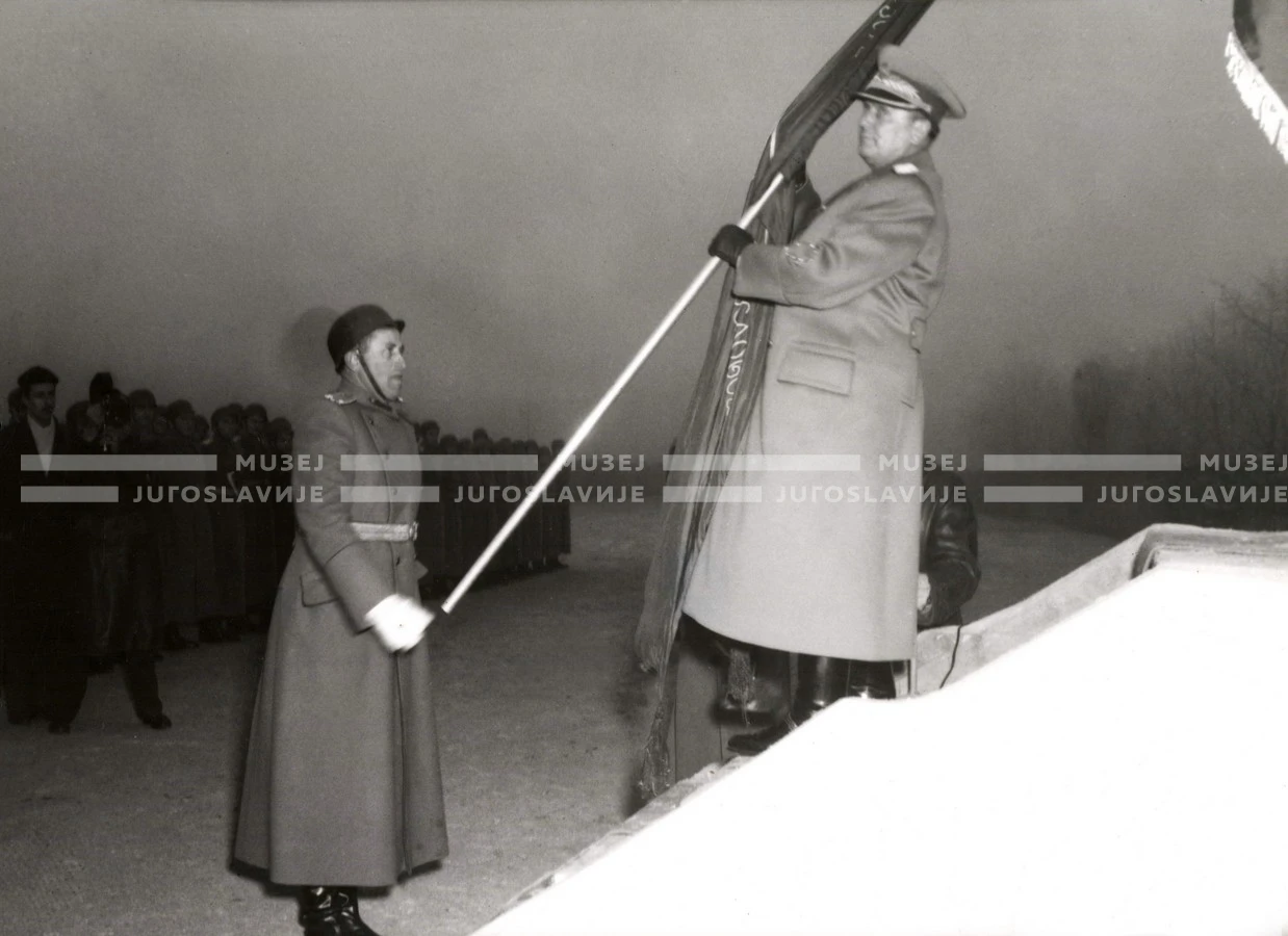 1951_012_122