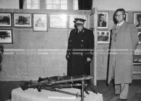 1951_011_121