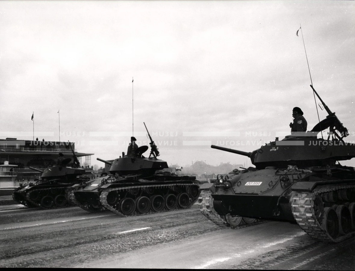 1954_027_051