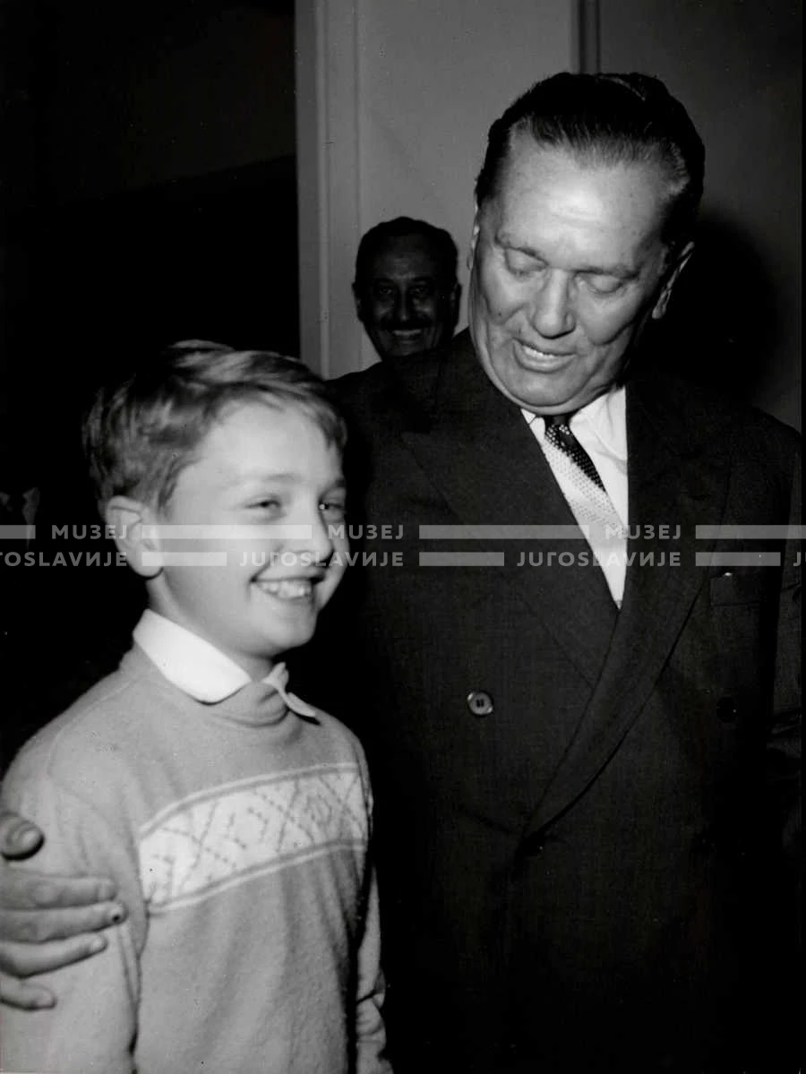 1961_162_153