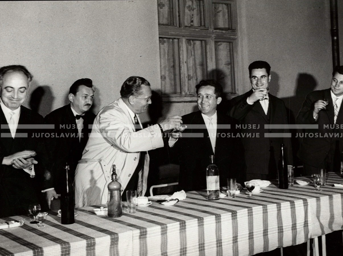 1961_169_209