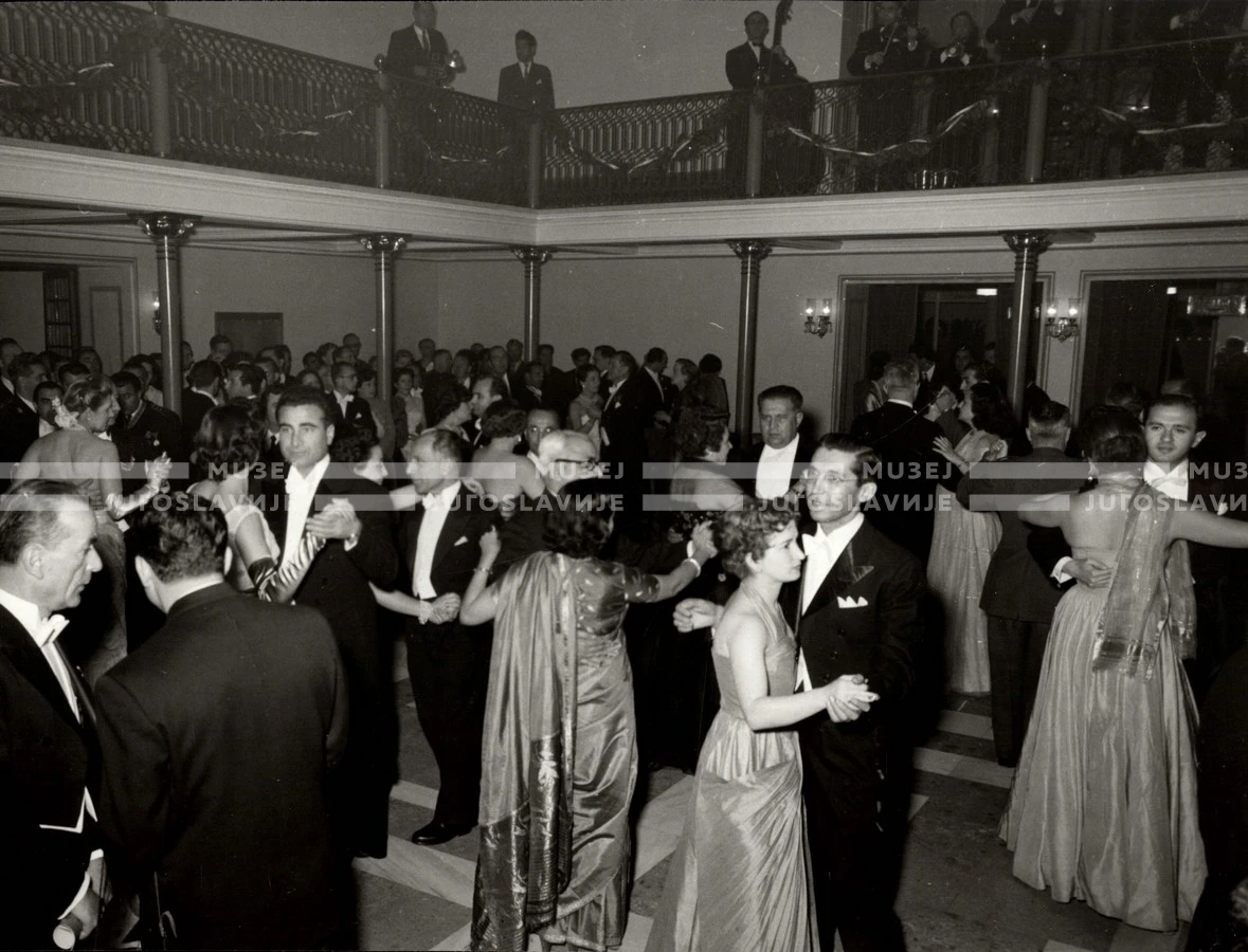 1954_027_087