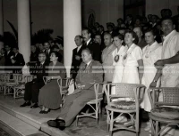 1954_028_105