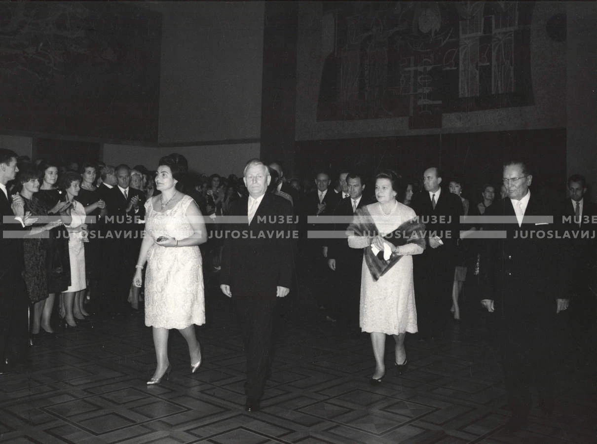 1964_252_160
