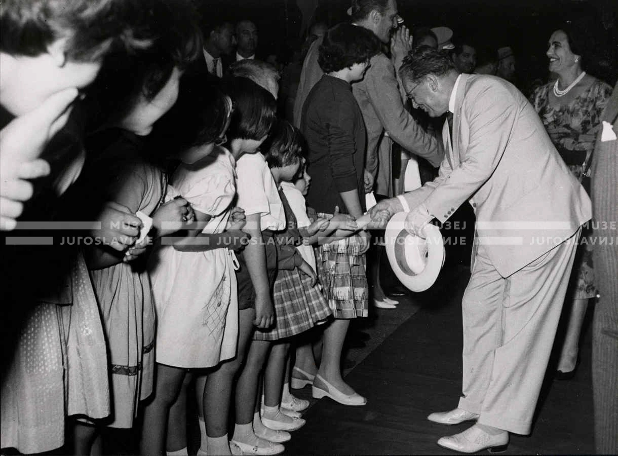 1961_165_085