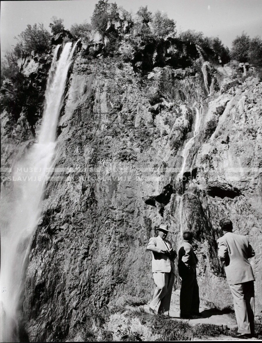 1953_023_091