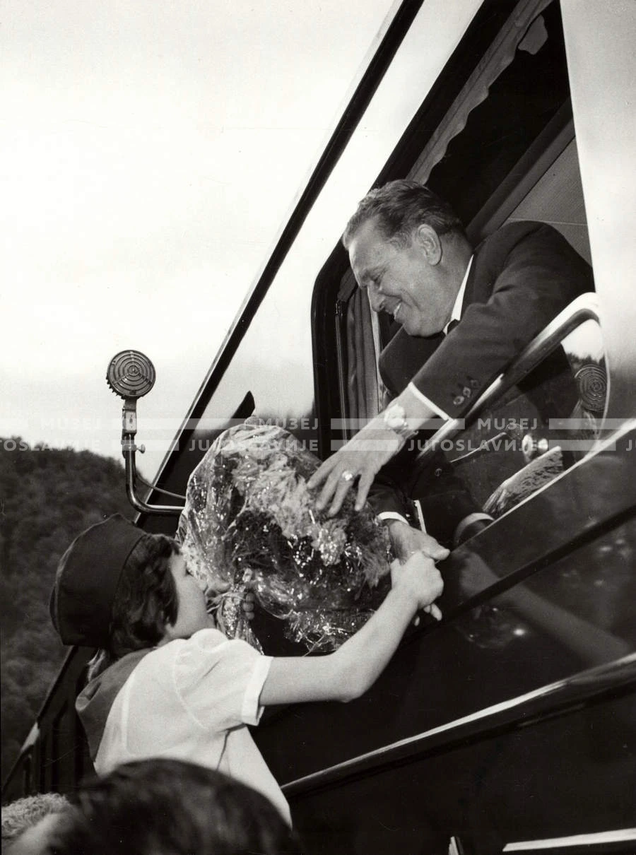 1961_166_163