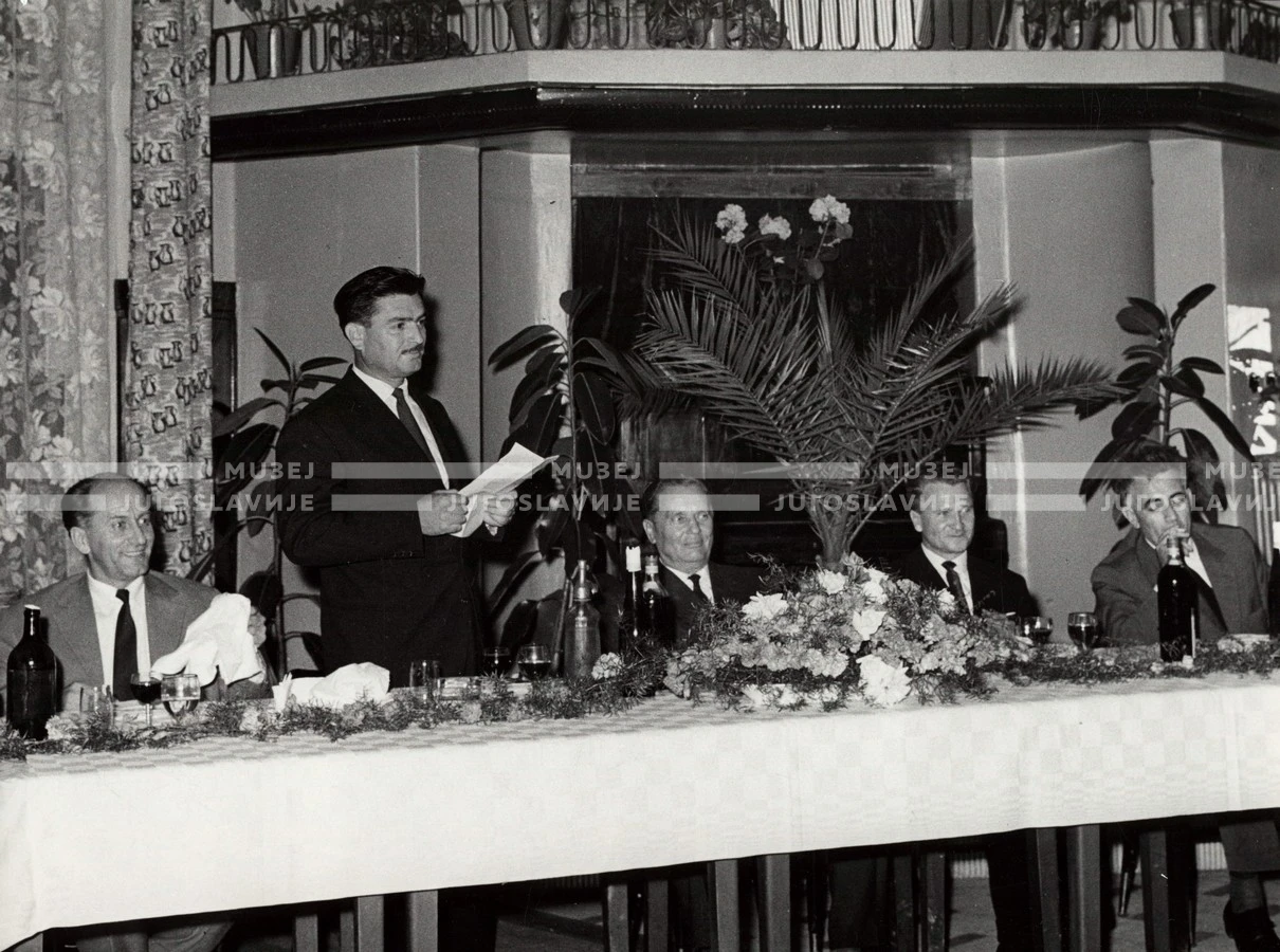 1961_169_072