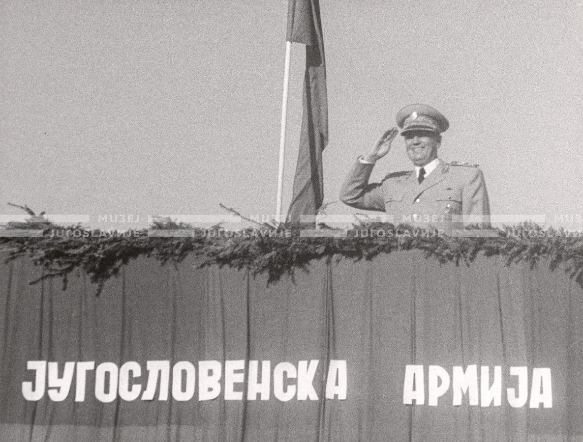 1949_004_083
