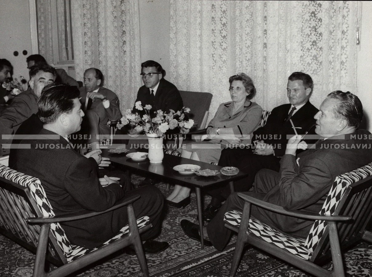 1961_169_069