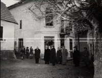 1953_025_100