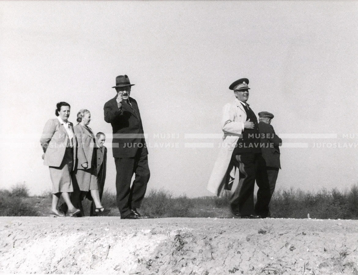 1949_003_029