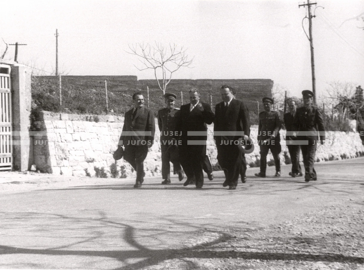 1950_005_070