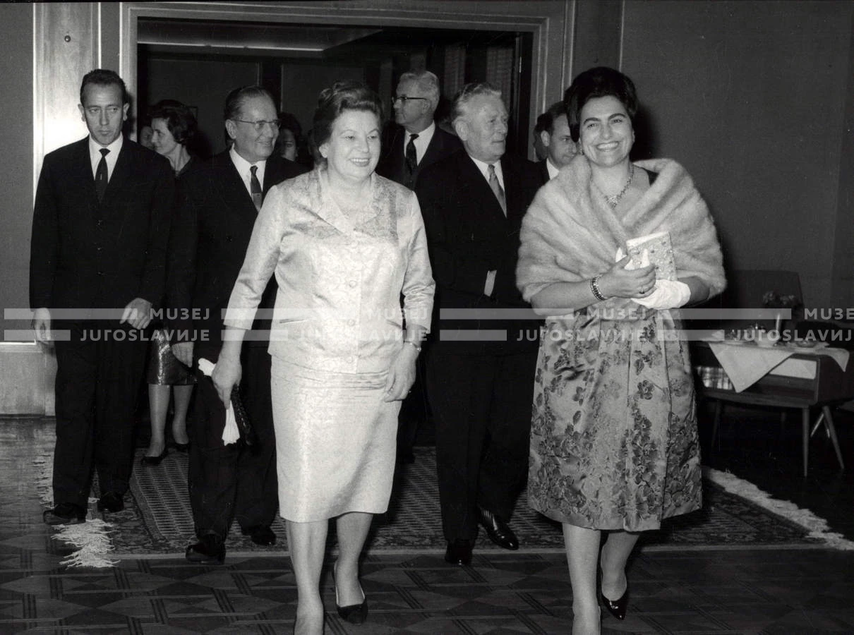 1964_252_183