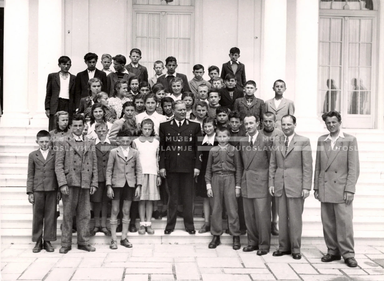 1949_003_055