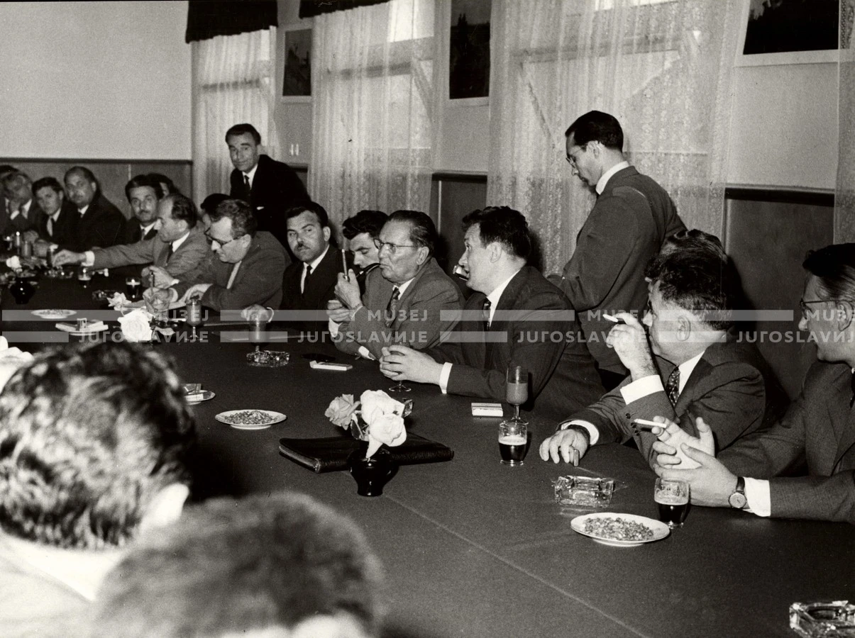 1961_169_107