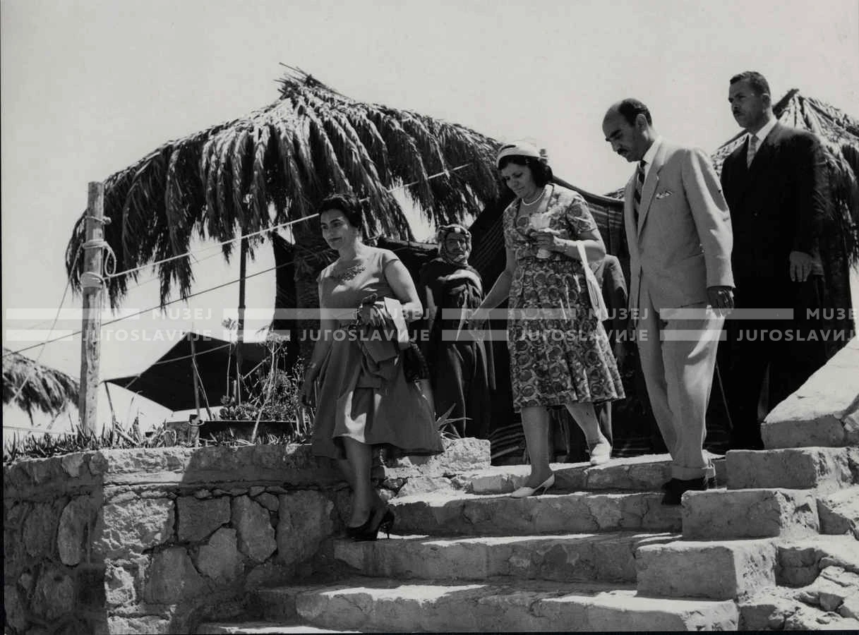 1961_165_044