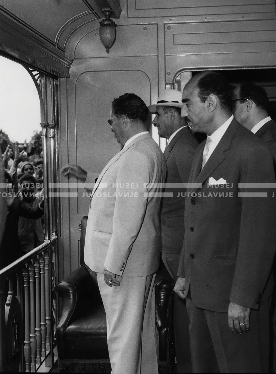 1961_165_102
