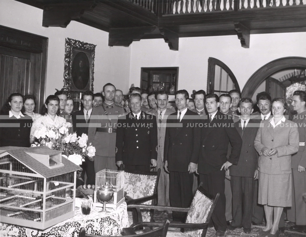 1949_003_073