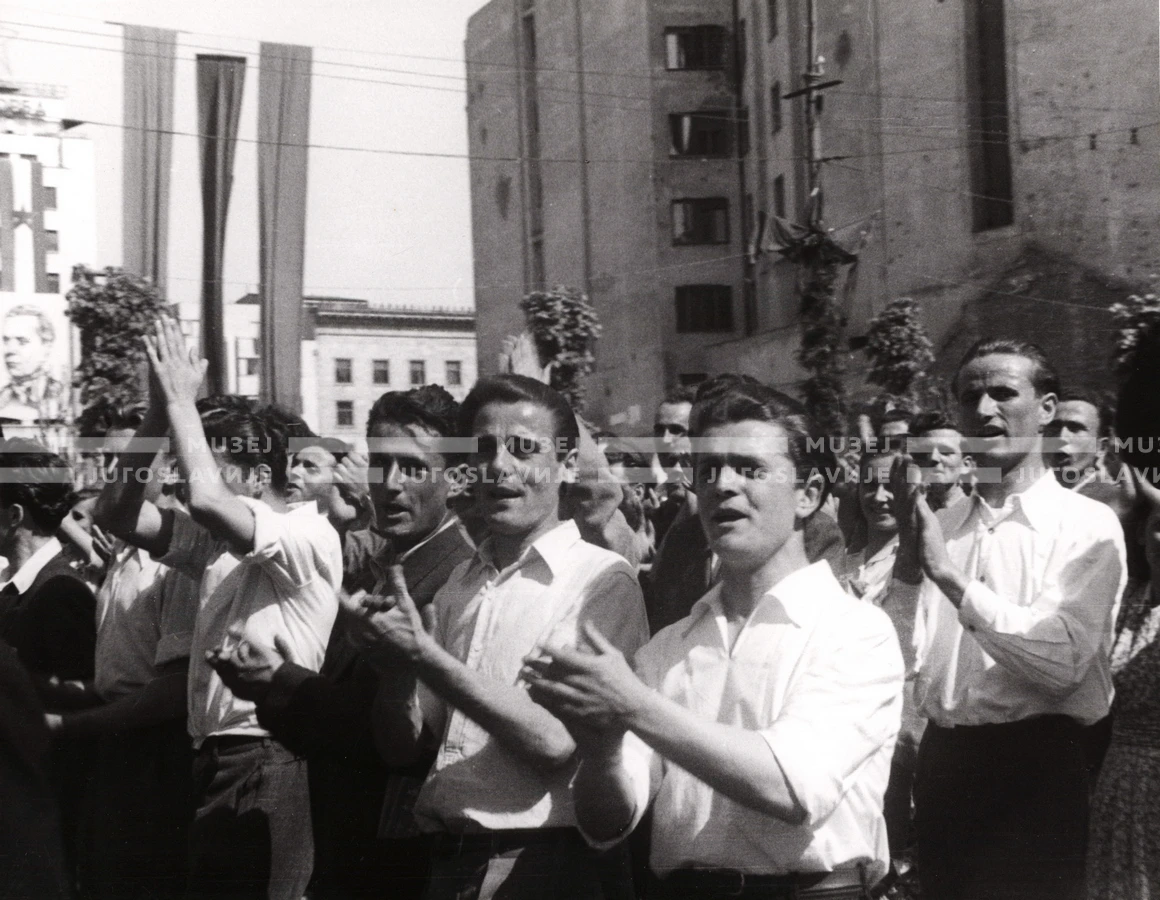 1949_003_038