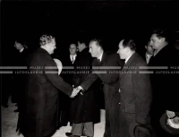 1953_025_040
