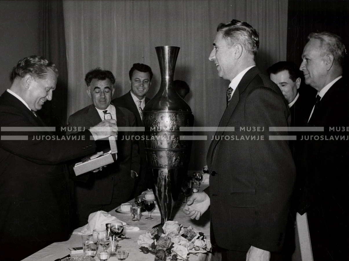 1961_169_189