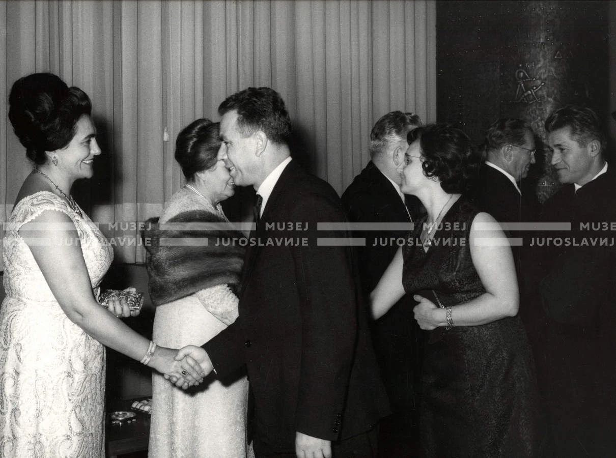 1964_252_161