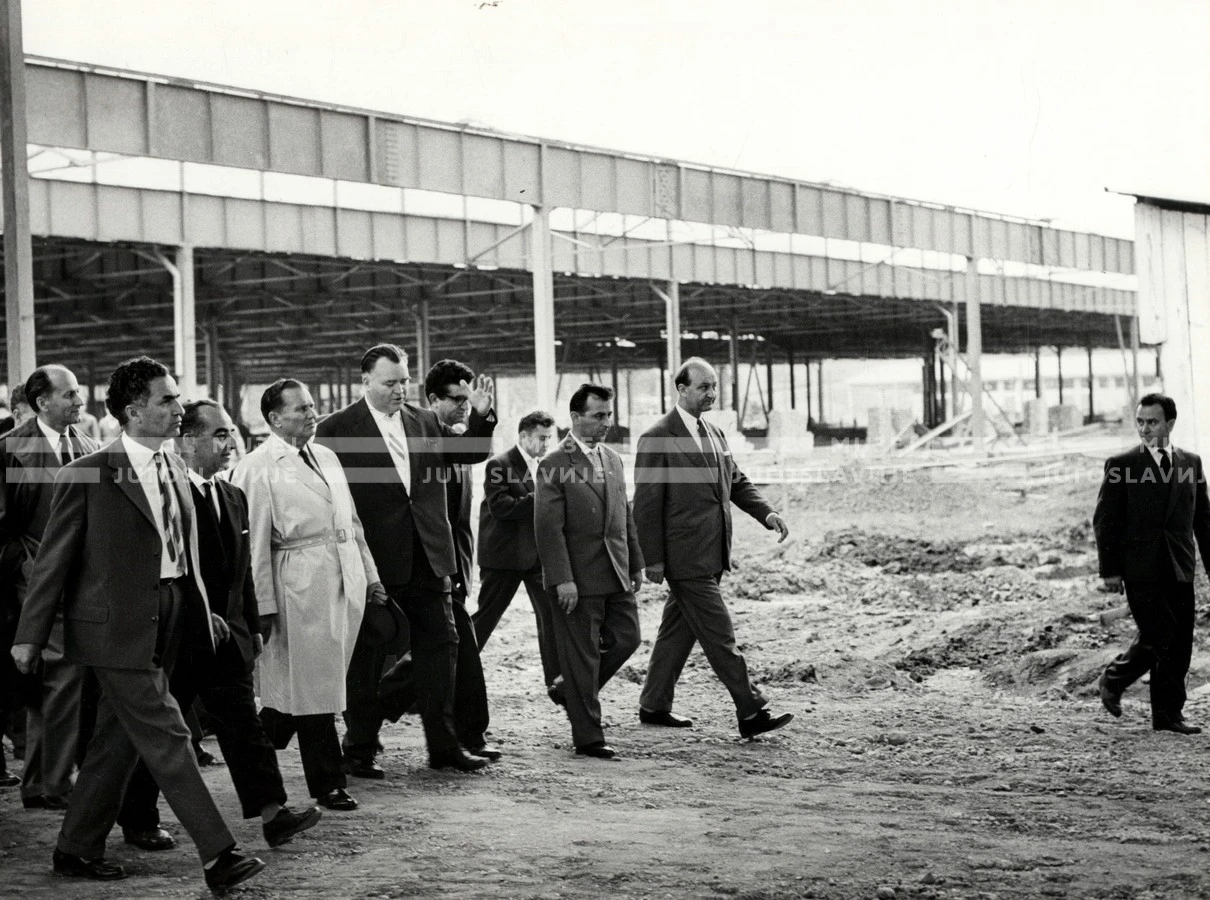 1961_169_037
